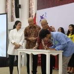 Puan Maharani ketika hadir pada majlis tanda tangan persetujuan mahasiswa-mahasiswa terpilih program Teladan.jpg